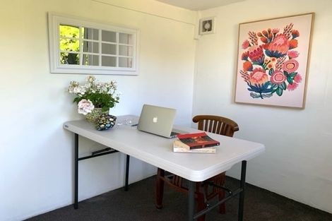 Photo of property in 28 Alwyn Place, Newlands, Wellington, 6037