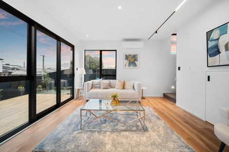 Photo of property in 6b Tainui Terrace, Mangere Bridge, Auckland, 2022