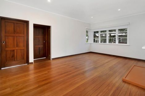 Photo of property in 54 Wainui Avenue, Point Chevalier, Auckland, 1022
