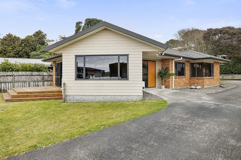 Photo of property in 15a Marchant Place, Westown, New Plymouth, 4310