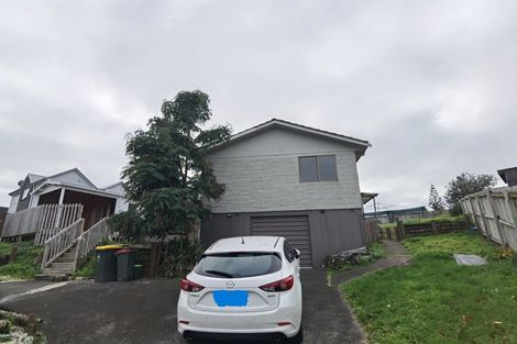 Photo of property in 16 Massine Place, Randwick Park, Auckland, 2105