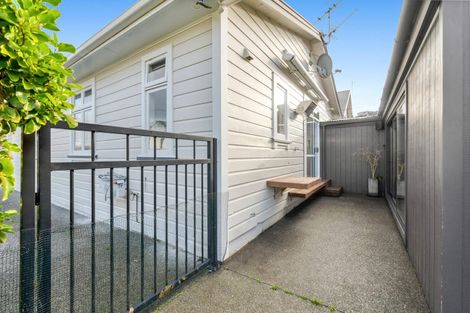 Photo of property in 17 Rotherham Terrace, Miramar, Wellington, 6022