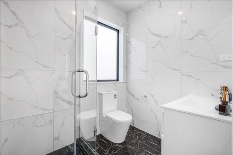 Photo of property in 1 Barrique Road, Kumeu, 0810