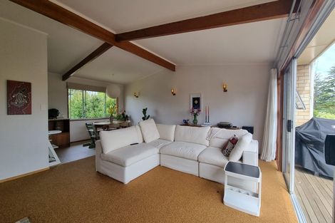 Photo of property in 15 Dawnhaven Drive, Te Atatu Peninsula, Auckland, 0610