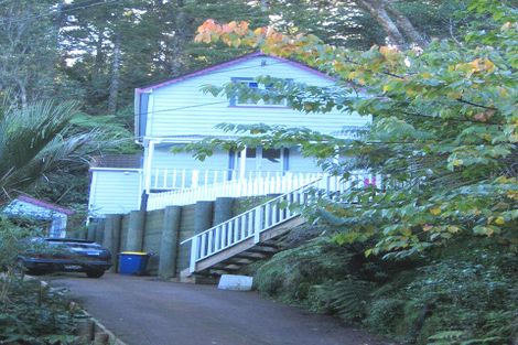 Photo of property in 107 Laingholm Drive, Laingholm, Auckland, 0604