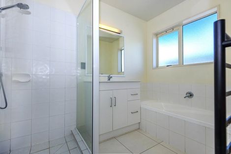 Photo of property in 56 Beach Road, North New Brighton, Christchurch, 8083