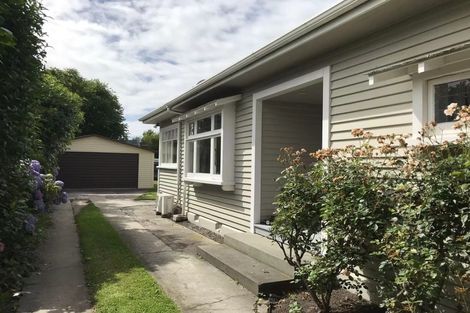 Photo of property in 6 Nortons Road, Avonhead, Christchurch, 8042