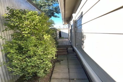 Photo of property in 2/32 Selwyn Road, Cockle Bay, Auckland, 2014