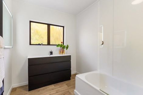 Photo of property in 123 Carlisle Road, Northcross, Auckland, 0632