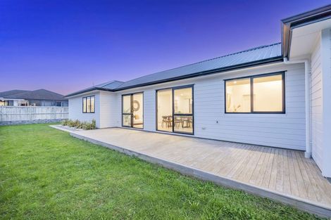 Photo of property in 5 Cutfield Lane, Kumeu, 0810