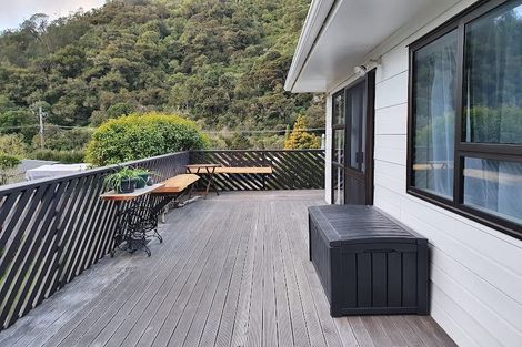 Photo of property in 19a Garden Terrace, Picton, 7220