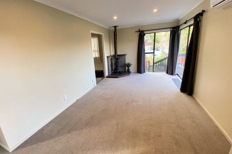 Photo of property in 3 Contessa Drive, Glenfield, Auckland, 0629