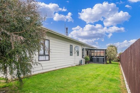 Photo of property in 9 Amelia Street, Woodville, 4920