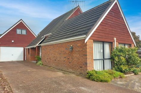 Photo of property in 7 Sunrise Lane, Te Atatu South, Auckland, 0610