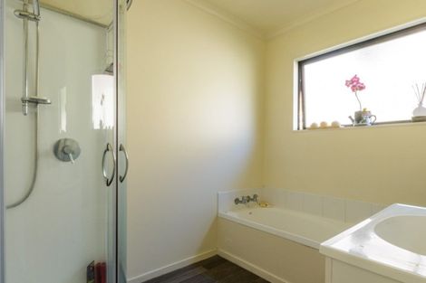 Photo of property in 5a Cornwall Street, Picton, 7220