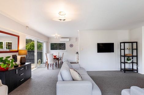 Photo of property in 26 Lauderdale Road, Birkdale, Auckland, 0626