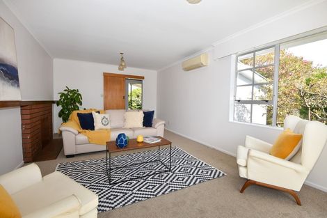 Photo of property in 3 Chisholm Place, Carterton, 5713