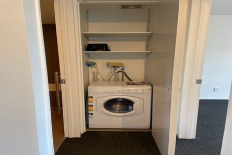 Photo of property in Revolucion Apartments, 402n/28 Torrens Terrace, Mount Cook, Wellington, 6011