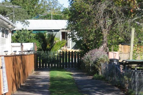 Photo of property in 9 Dolan Place, New Lynn, Auckland, 0600