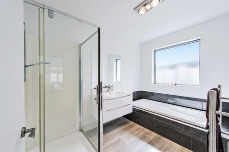 Photo of property in 52a Lewis Crescent, Rolleston, 7614