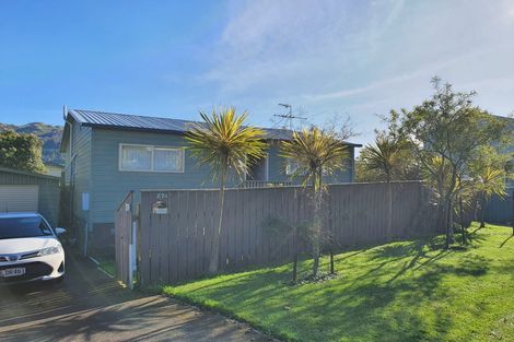 Photo of property in 27a Tremewan Street, Tawa, Wellington, 5028