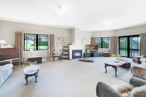 Photo of property in 20 Paraekaretu Street, Hunterville, 4730