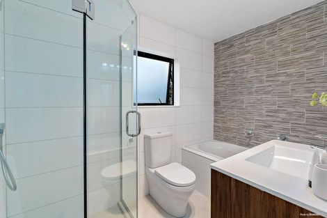 Photo of property in 24 Reelick Avenue, Pakuranga Heights, Auckland, 2010