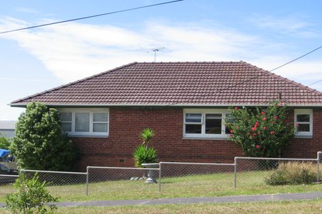 Photo of property in 1a Garadice Road, Rothesay Bay, Auckland, 0630