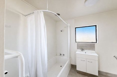 Photo of property in 1/44 Shifnal Drive, Randwick Park, Auckland, 2105