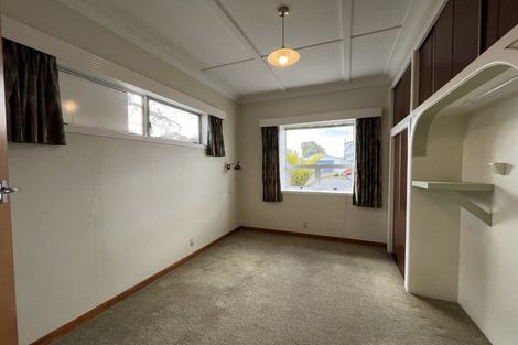 Photo of property in 43 Dorset Avenue, Westown, New Plymouth, 4310