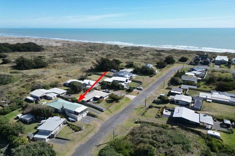 Photo of property in 14 Mack Street, Foxton Beach, Foxton, 4815