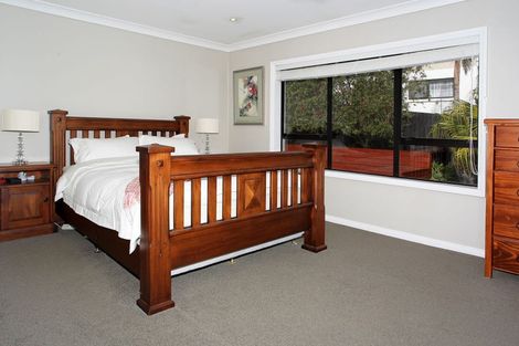 Photo of property in 2 Bellbird Rise, Murrays Bay, Auckland, 0630