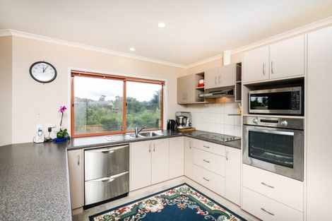 Photo of property in 12 Silkwood Place, Fitzherbert, Palmerston North, 4410