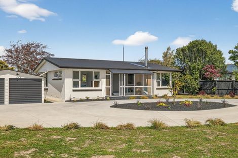 Photo of property in 100 Avondale Road, Avondale, Christchurch, 8061