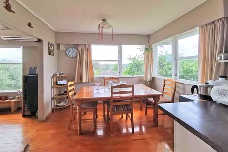 Photo of property in 23 La Trobe Street, Pakuranga Heights, Auckland, 2010