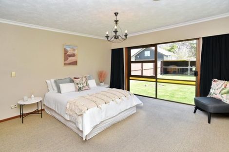 Photo of property in 361 Gardiners Road, Harewood, Christchurch, 8051