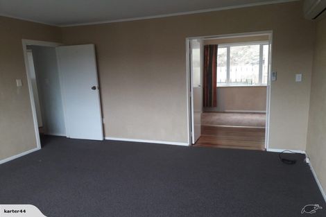 Photo of property in 35 Franklyn Road, Tawa, Wellington, 5028