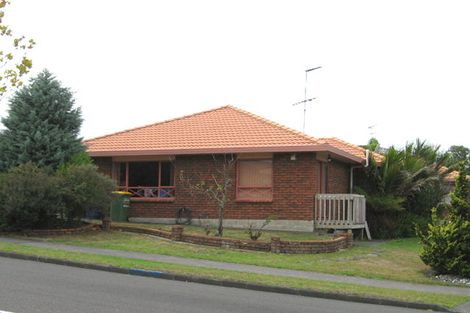 Photo of property in 60 Marina View Drive, West Harbour, Auckland, 0618