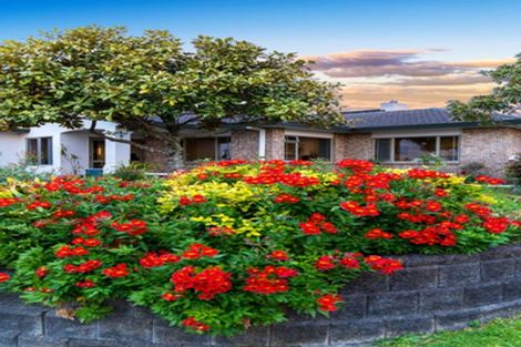 Photo of property in 1 Sandhurst Rise, Henderson, Auckland, 0612