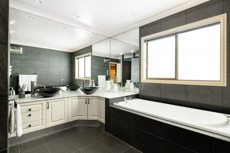 Photo of property in 16 Riddington Rise, Ohauiti, Tauranga, 3112