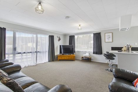 Photo of property in 3 Saul Shrives Place, Waimate, 7924