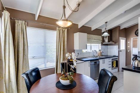 Photo of property in 15 Sutherland Street, Tamatea, Napier, 4112