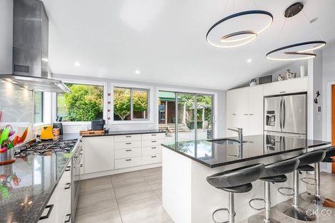 Photo of property in 10 Cottle Park Drive, Normandale, Lower Hutt, 5010