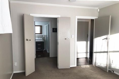 Photo of property in 1 Viola Place, Papakura, 2110