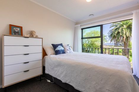 Photo of property in 33 Seddon Street, Waikanae, 5036