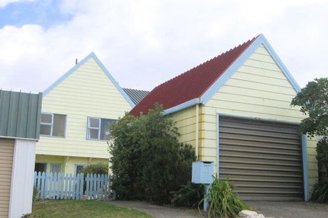 Photo of property in 135-145 Akaroa Drive, Maupuia, Wellington, 6022