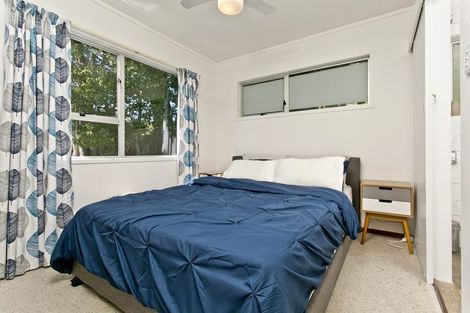 Photo of property in 11 Beaudine Avenue, Glenfield, Auckland, 0629