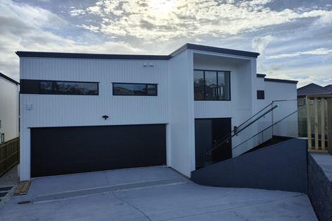 Photo of property in 2 Embling Place, Eastern Beach, Auckland, 2012