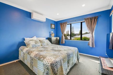 Photo of property in 2/26 James Street, Bayview, Auckland, 0629