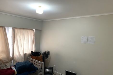 Photo of property in 23 Chivalry Road, Glenfield, Auckland, 0629